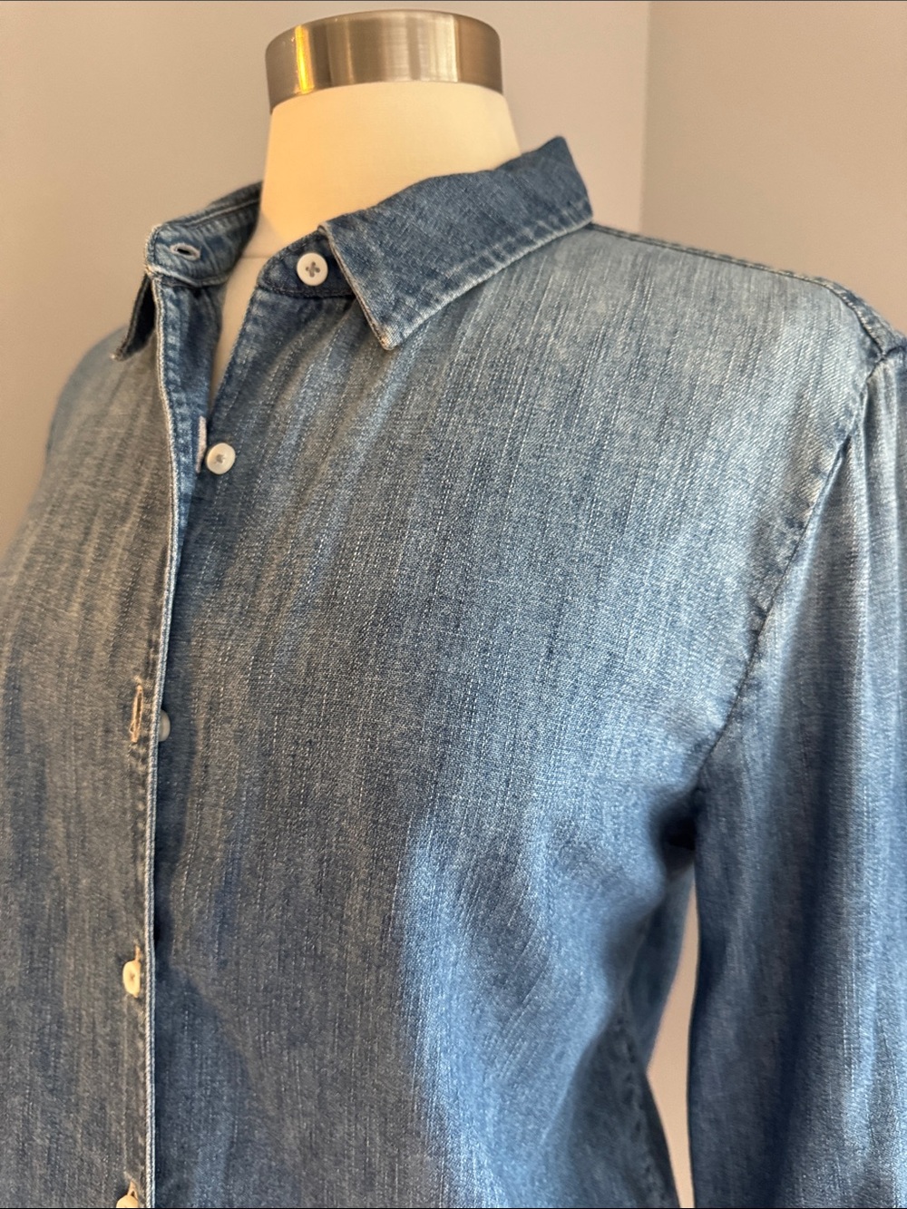 AG Adriano Goldschmied Women's Button Down Denim L/S Shirt Faded Blue Large